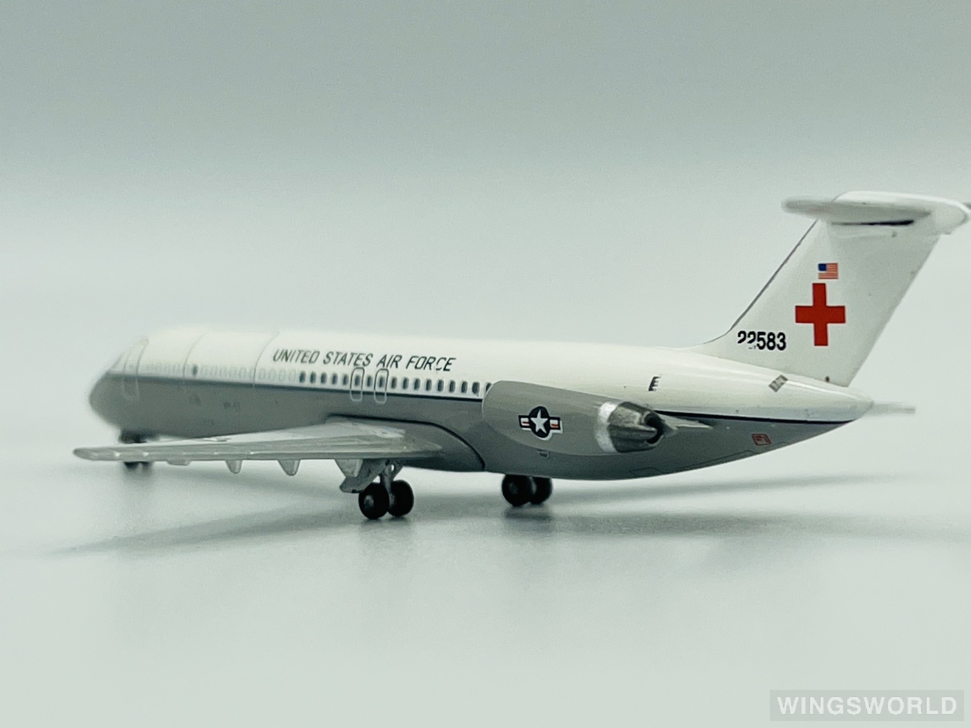 AeroClassics 1:400 AC6722583 USAF 美国空军 McDonnell Douglas DC-9 67-22583