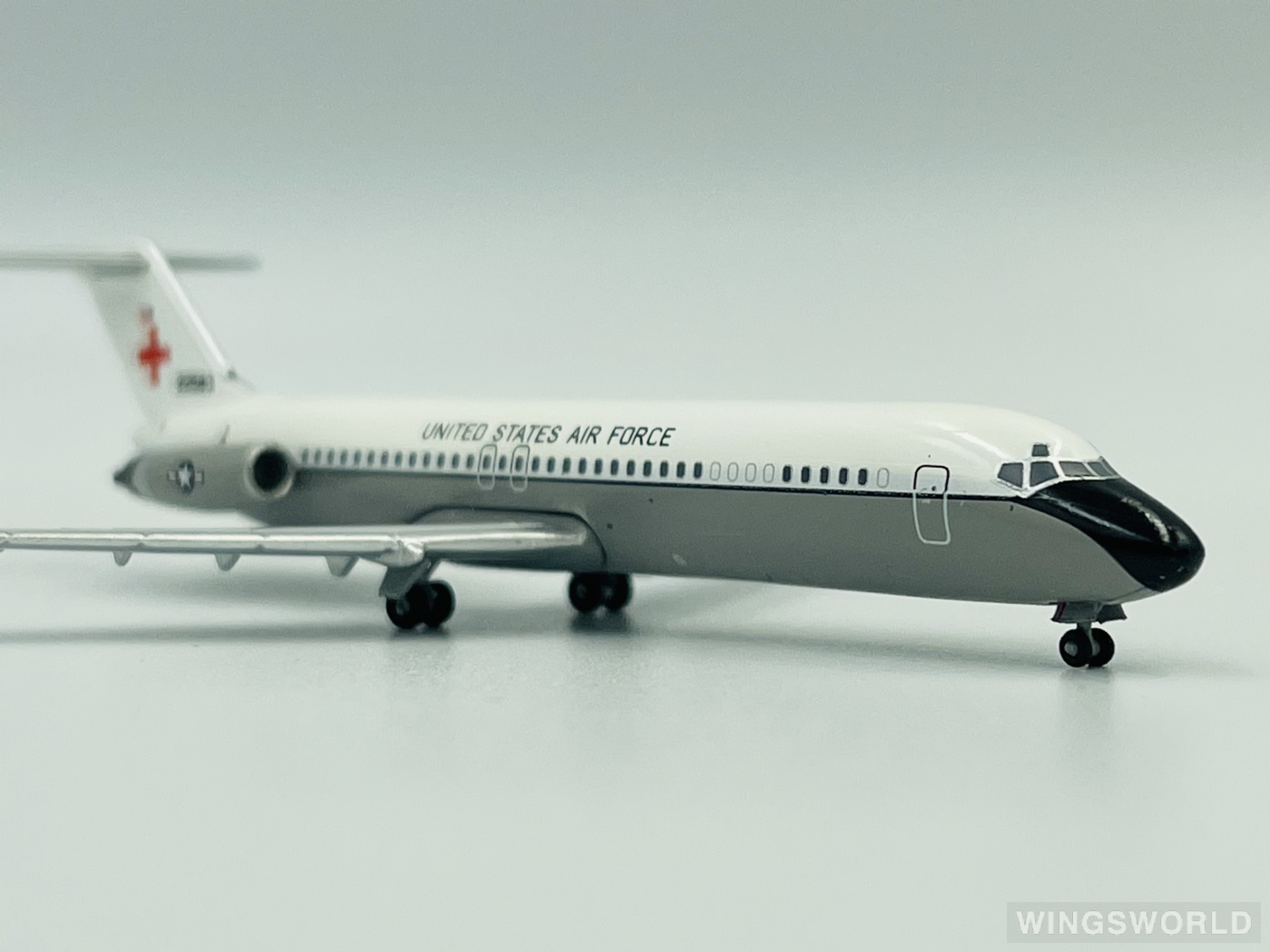 AeroClassics 1:400 AC6722583 USAF 美国空军 McDonnell Douglas DC-9 67-22583