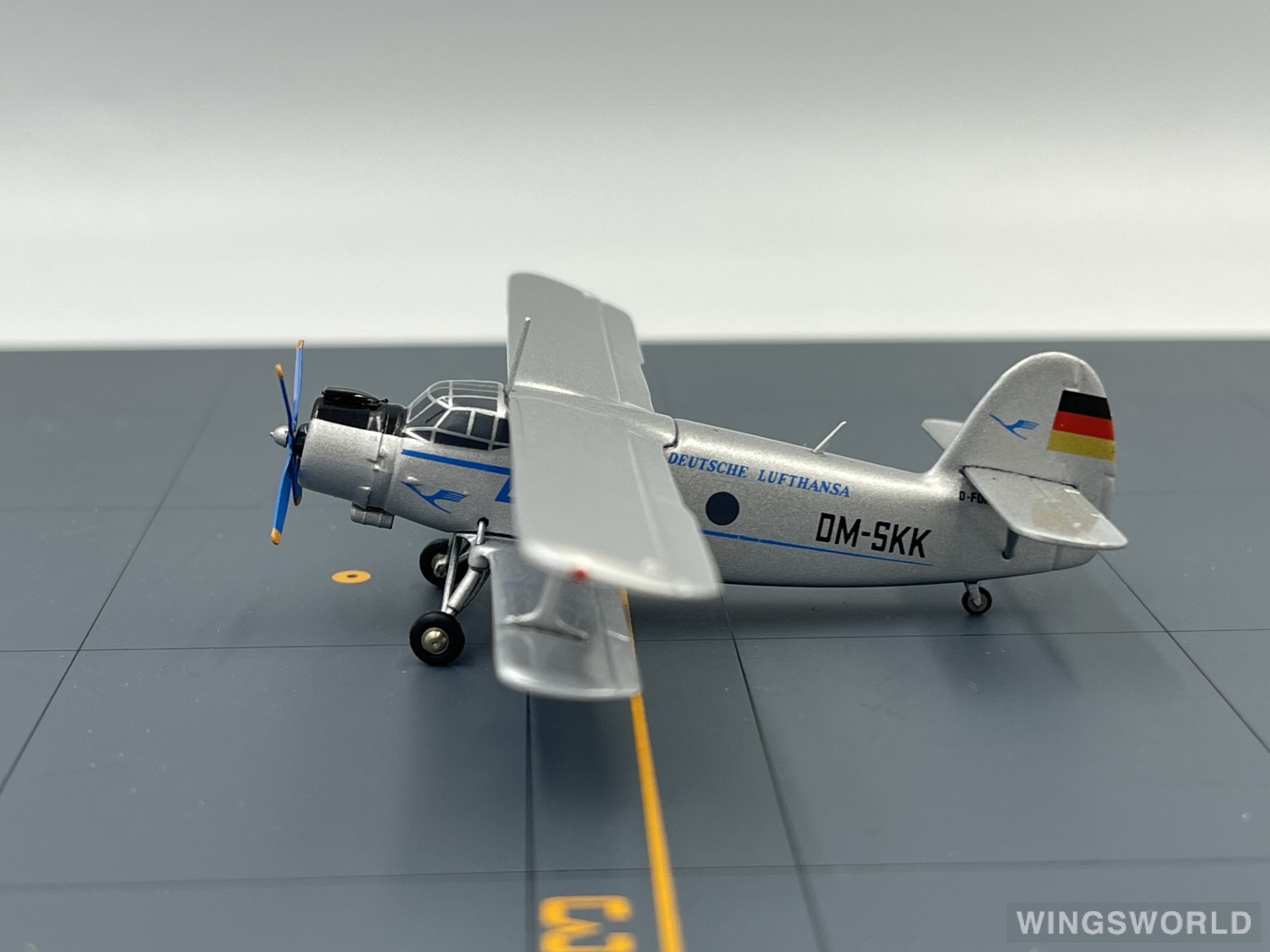 Herpa 1:200 553261 Lufthansa 汉莎航空 Antonov An-2 DM-SKK