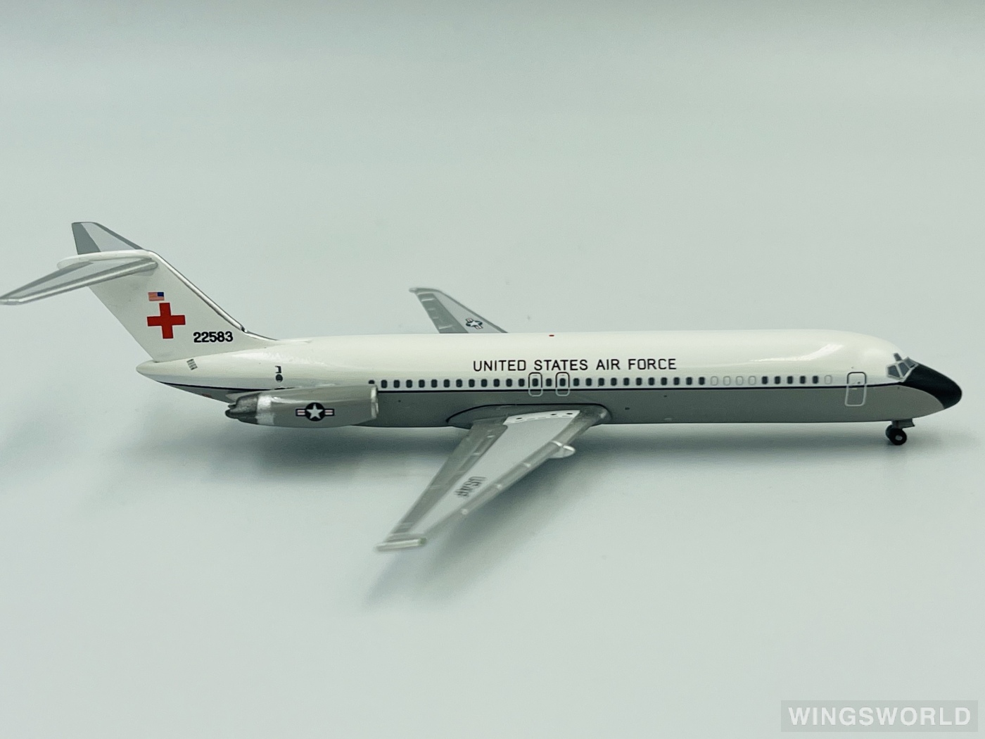 AeroClassics 1:400 AC6722583 USAF 美国空军 McDonnell Douglas DC-9 67-22583