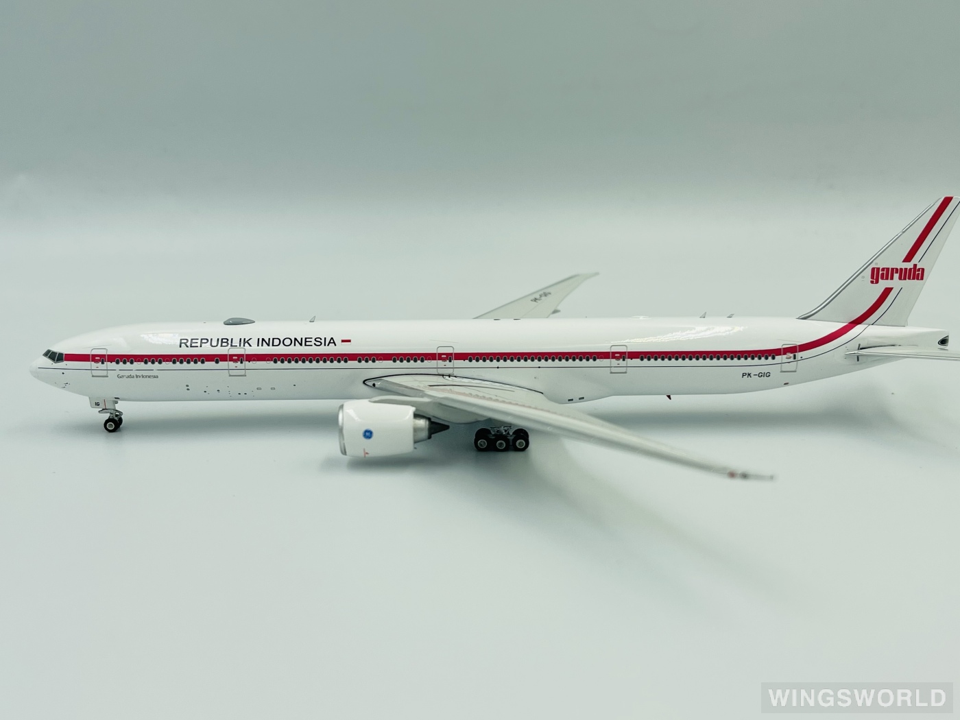 Phoenix 1:400 PH11646 Garuda Indonesia 印度尼西亚鹰航 Boeing 777-300ER PK-GIG