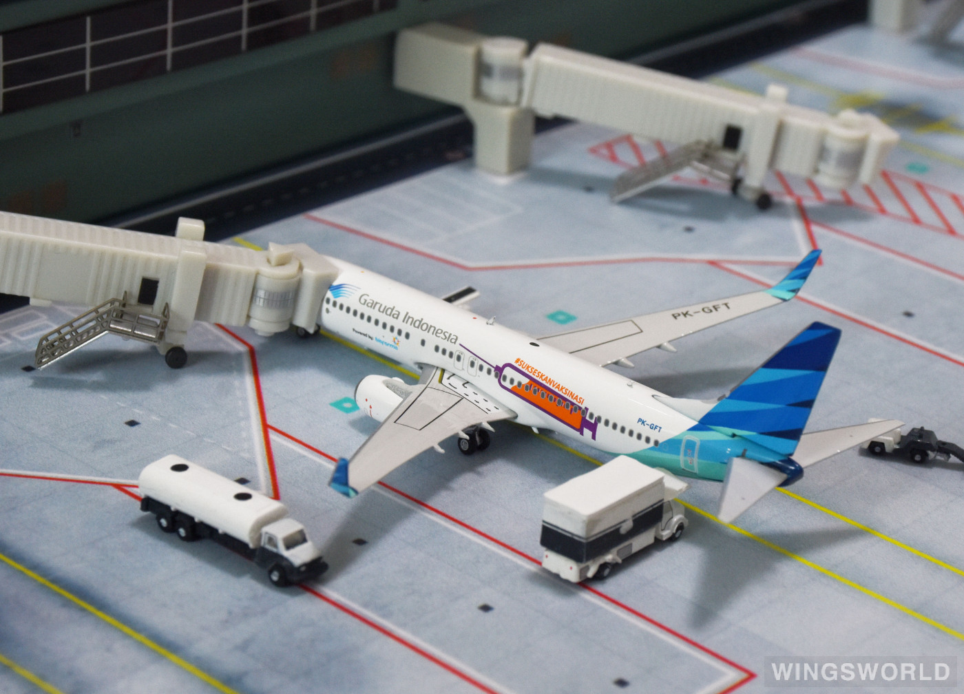 Phoenix 1:400 PH11689 Garuda Indonesia 印度尼西亚鹰航 Boeing 737-800 PK-GFT