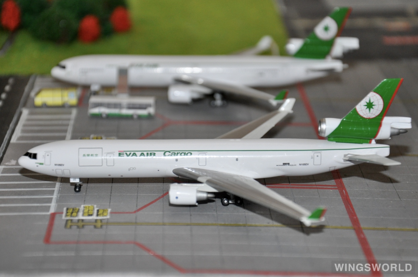 Jet-X 1:400 JX045 EVA Air 长荣航空 McDonnell Douglas MD-11 N105EV