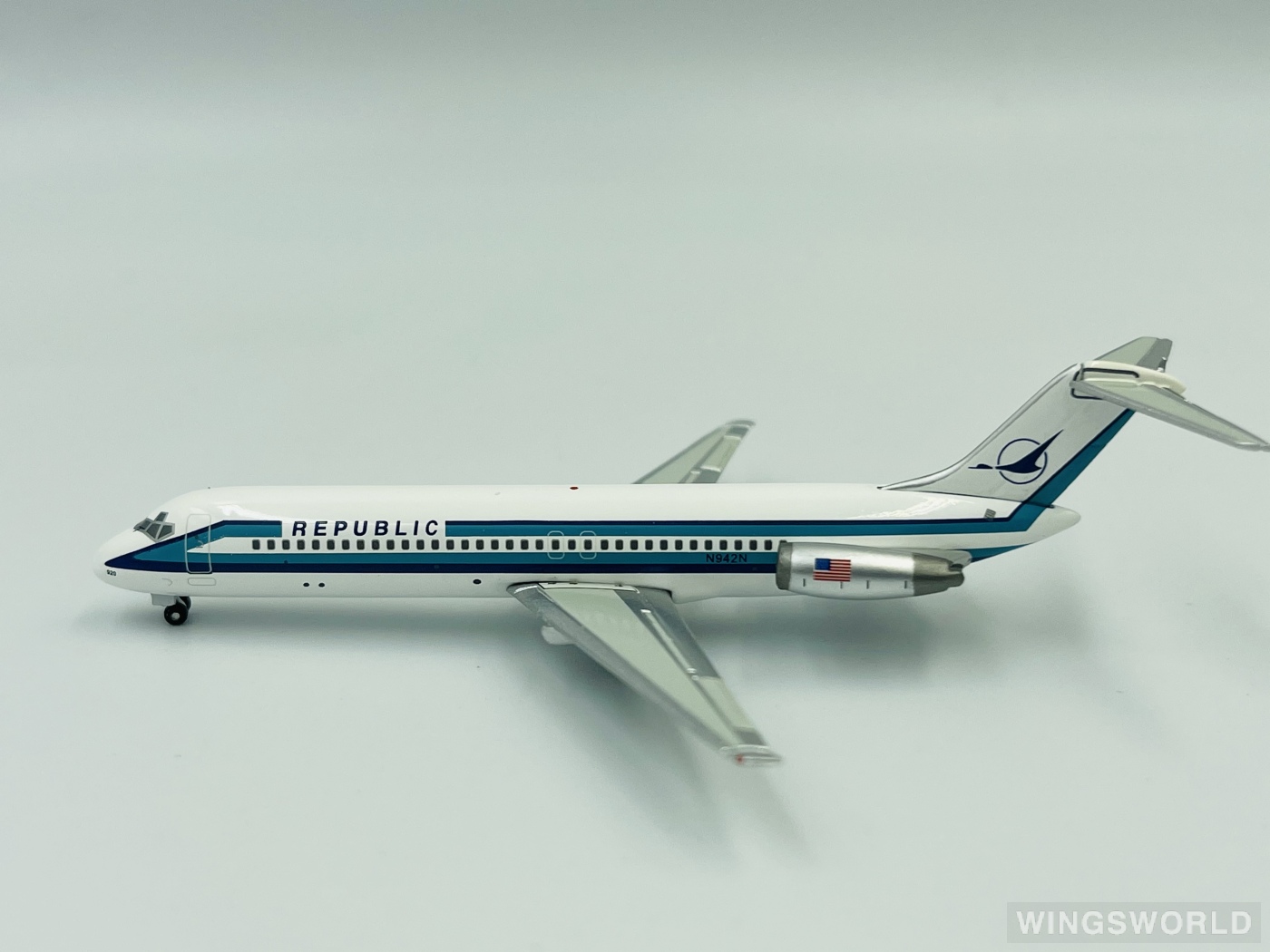 netmodels@ 1:400 16121 Republic Airline 共和航空 McDonnell Douglas DC-9 N942N