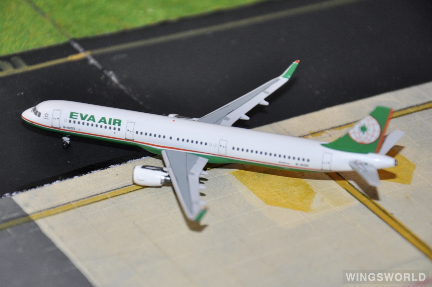 AeroClassics 1:400 AC4B16212 EVA Air 长荣航空 Airbus A321 B-16212