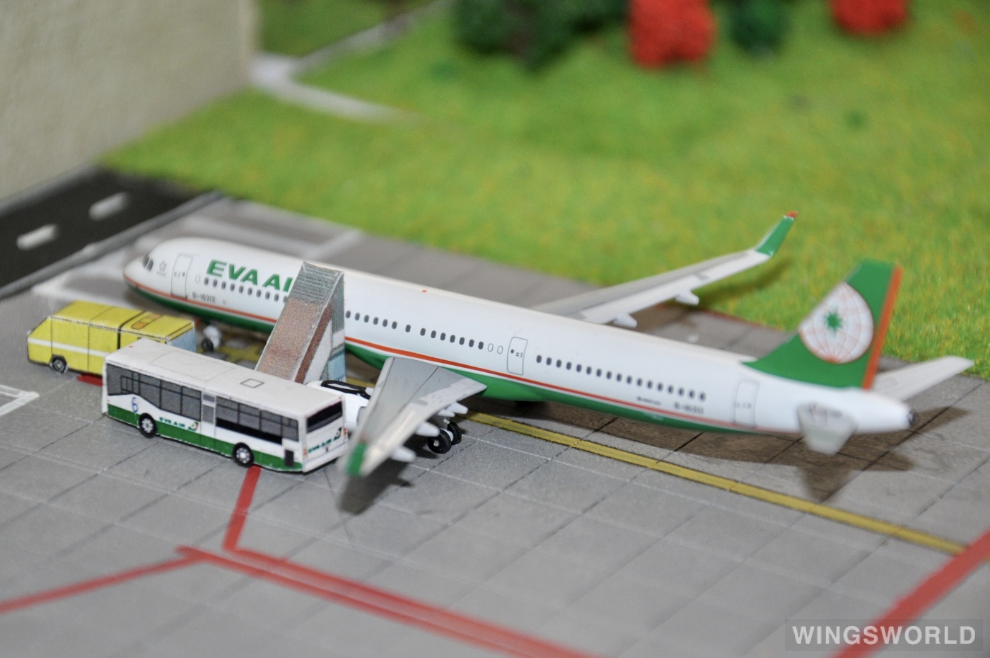 AeroClassics 1:400 AC4B16212 EVA Air 长荣航空 Airbus A321 B-16212