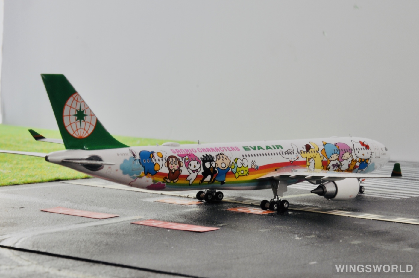 Phoenix 1:400 PH04131 EVA Air 长荣航空 Airbus A330-300 B-16332