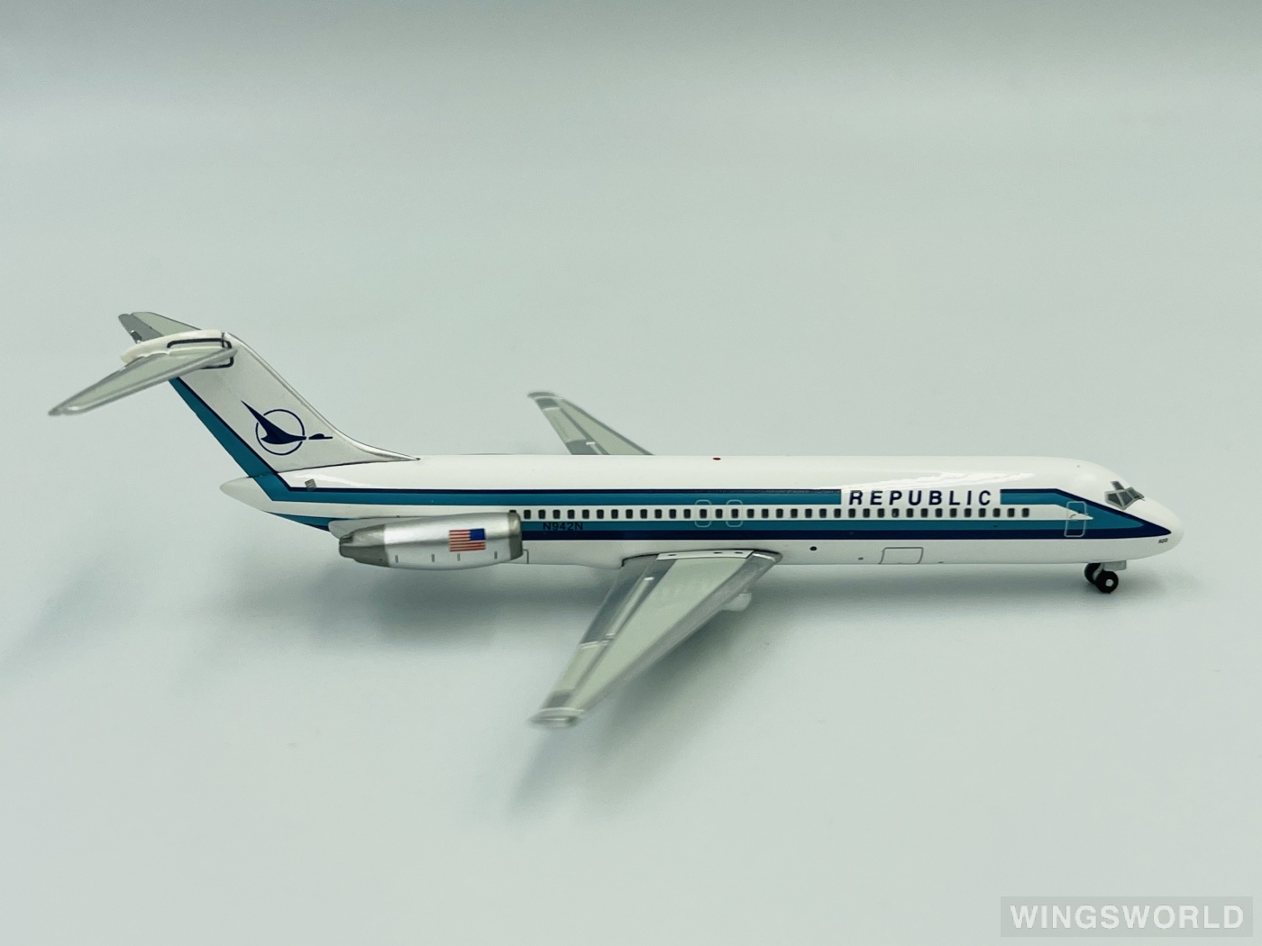 netmodels@ 1:400 16121 Republic Airline 共和航空 McDonnell Douglas DC-9 N942N