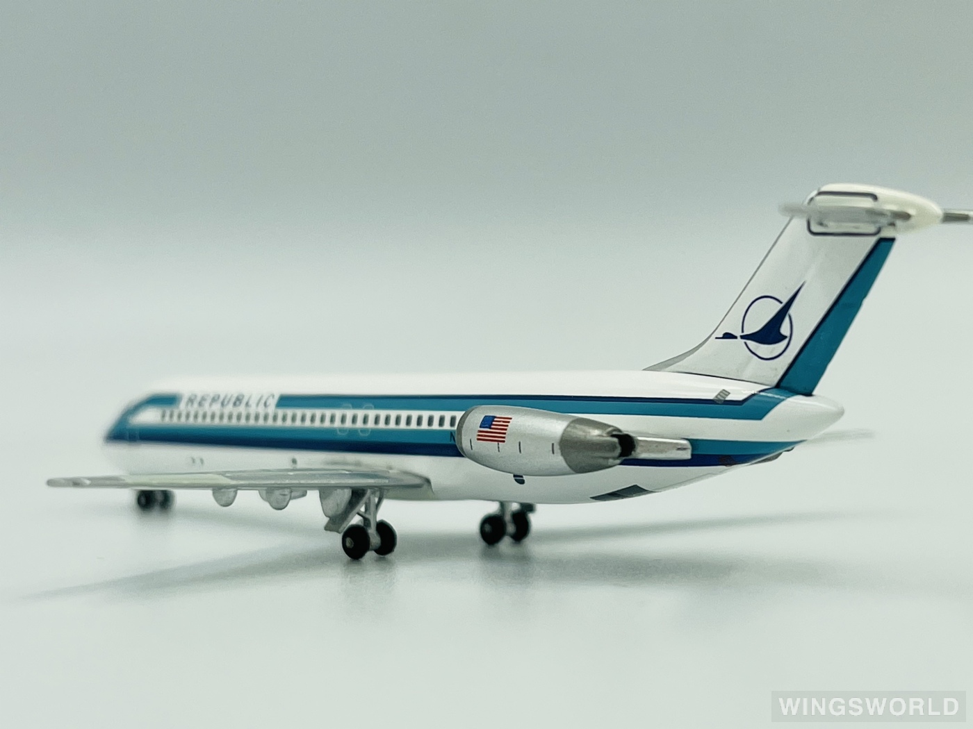 netmodels@ 1:400 16121 Republic Airline 共和航空 McDonnell Douglas DC-9 N942N