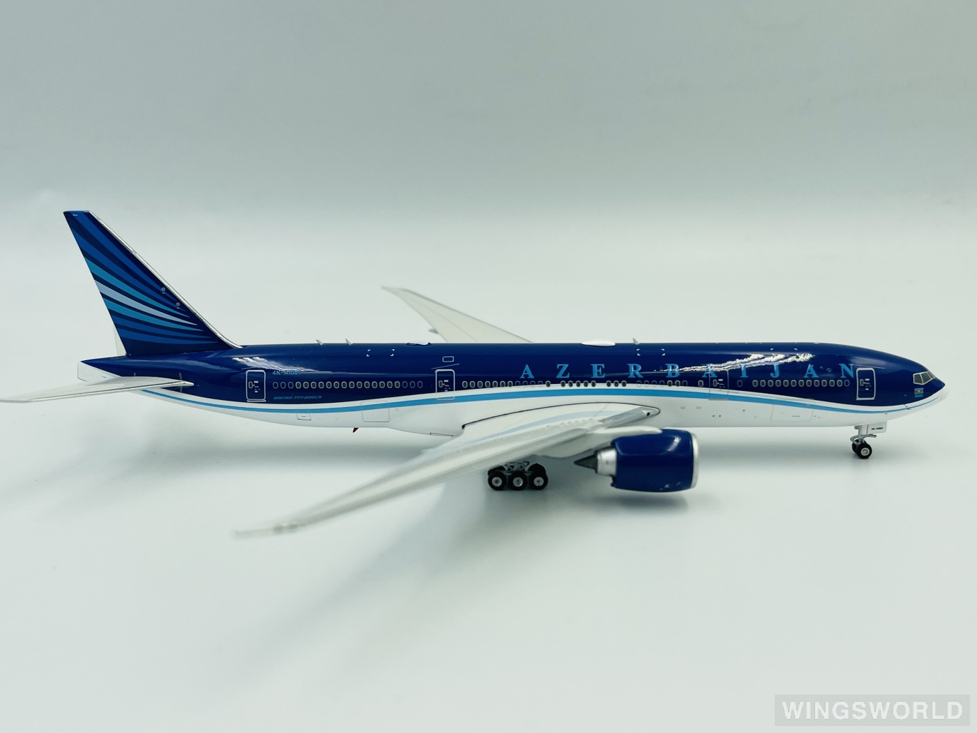 Phoenix 1:400 PH11599 Azerbaijan Airlines 阿塞拜疆航空 Boeing 777-200LR 4K-AI001