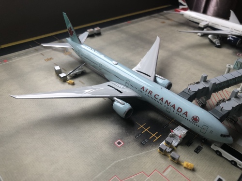 AIR CANADA エアカナダ 777-300ER ph 1:400 www.JetCollector.com: Air Canada Boeing B777-300ER C-FIVW 1