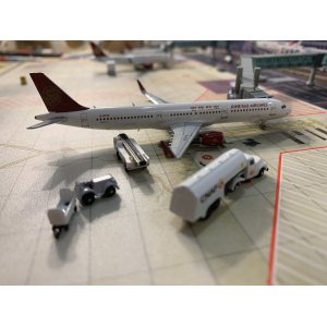 Juneyao Airlines 吉祥航空 Airbus A321 B-8036  HYJL81041 HYJLwings 1:400