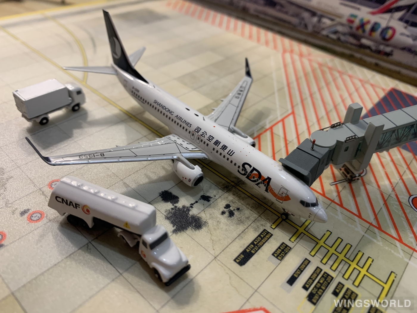 NGmodels 1:400 NG58003 Shandong Airlines 山东航空 Boeing 737-800 B-1359