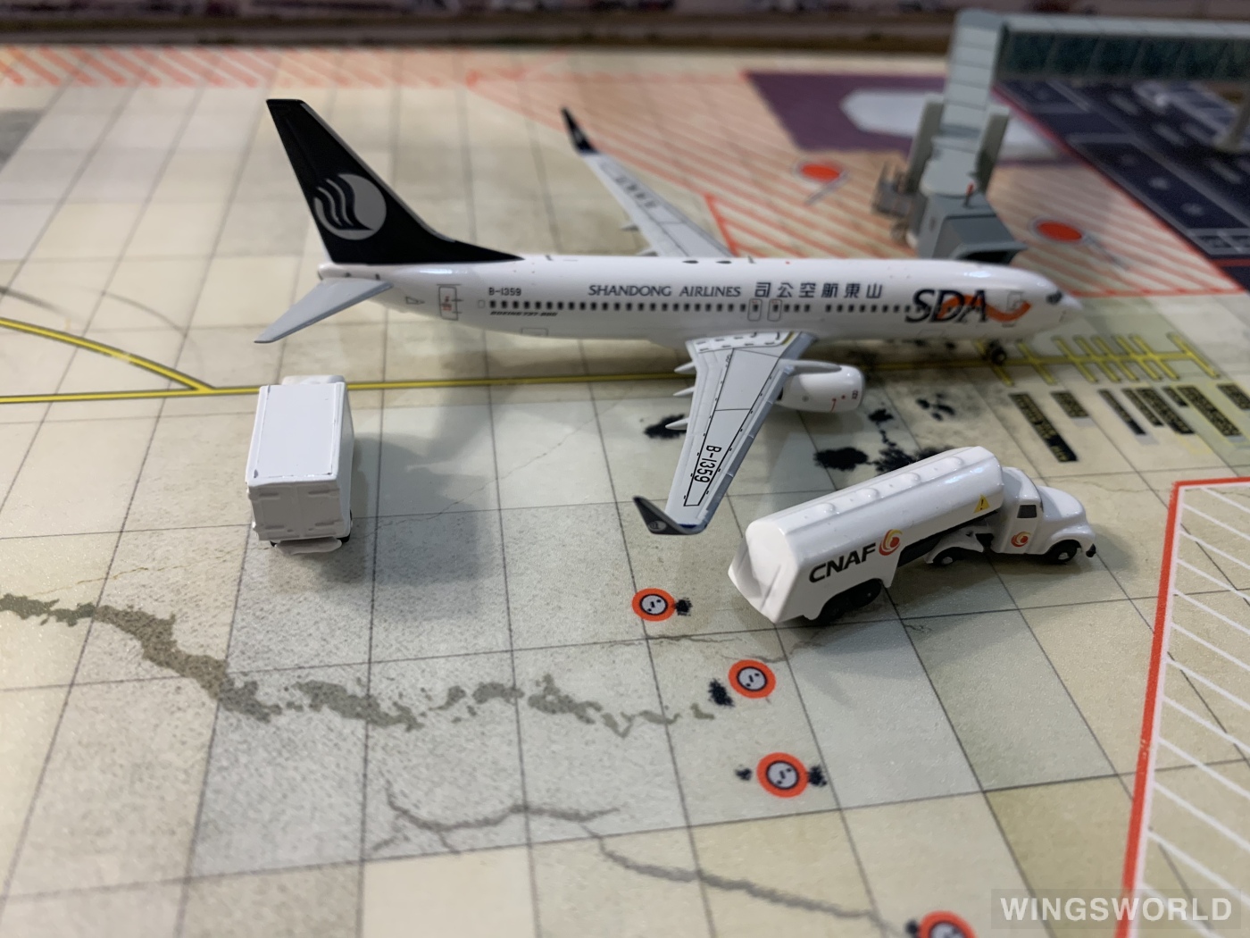 NGmodels 1:400 NG58003 Shandong Airlines 山东航空 Boeing 737-800 B-1359