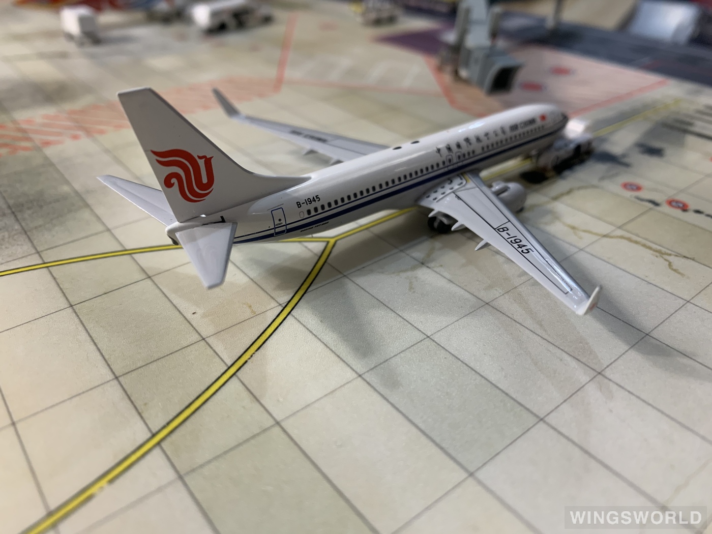 AeroClassics 1:400 AC4B1945 Air China 中国国际航空 Boeing 737-800 B-1945