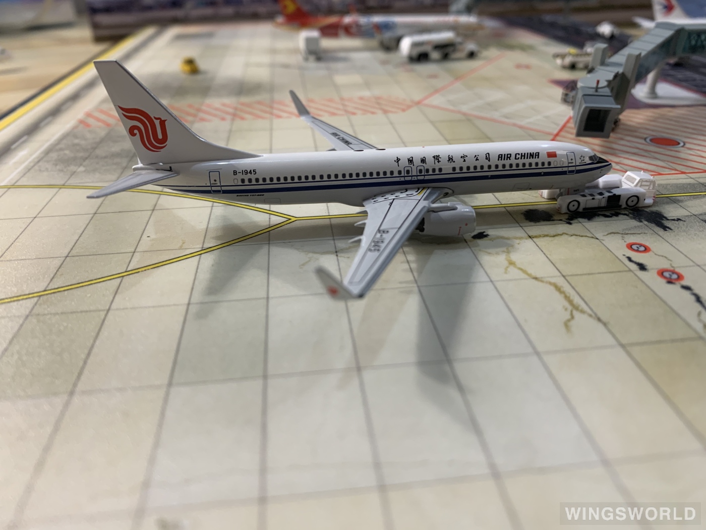 AeroClassics 1:400 AC4B1945 Air China 中国国际航空 Boeing 737-800 B-1945