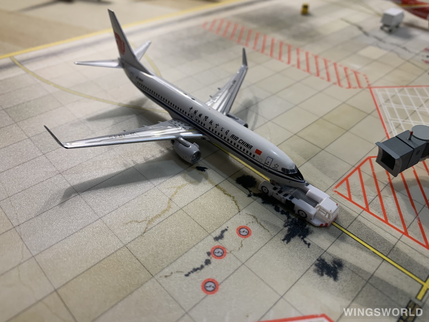 AeroClassics 1:400 AC4B1945 Air China 中国国际航空 Boeing 737-800 B-1945