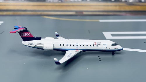 IBEX Airlines 伊别克斯航空 Bombardier CRJ100 JA02RJ  FW40002 Geminijets 1:400