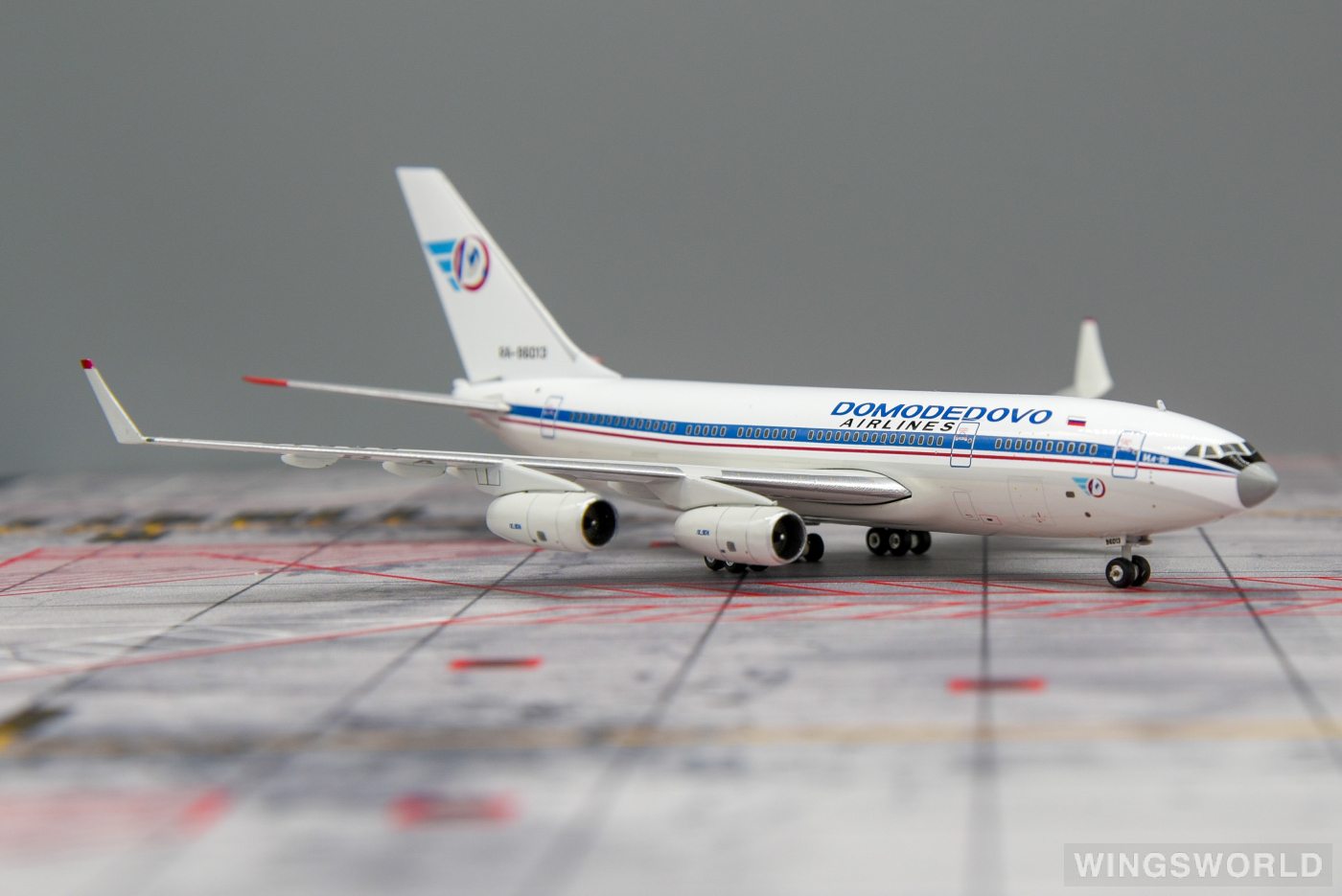 Phoenix 1:400 PH10657 Domodedovo Airlines 多莫杰多沃航空 Ilyushin Il-96 RA-96013