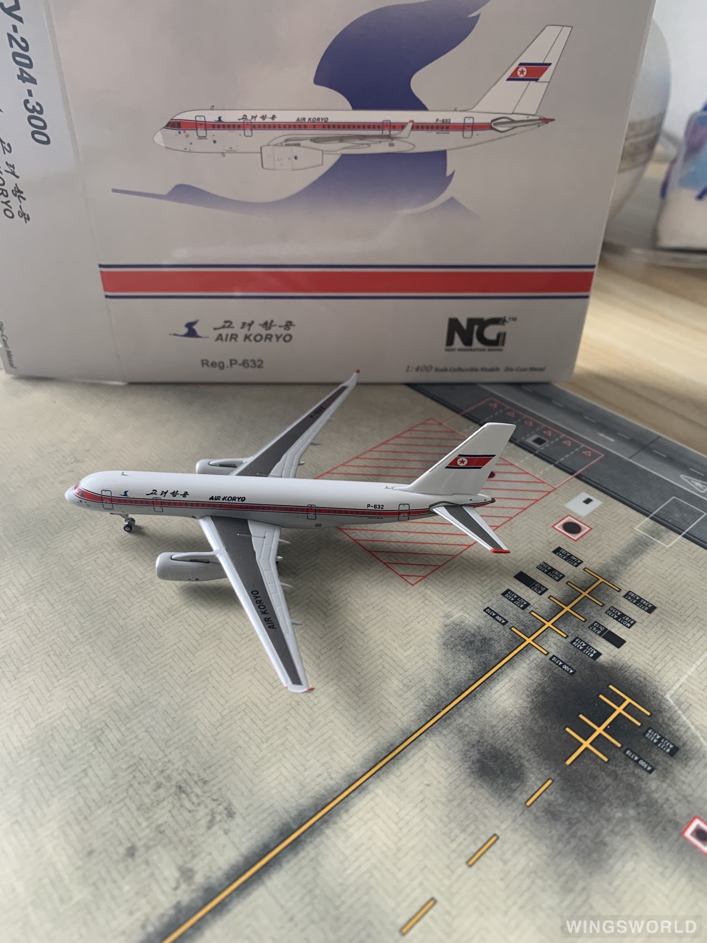 NGmodels 1:400 NG41001 Air Koryo 朝鲜高丽航空 Tupolev Tu-204 P-632