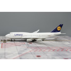 Lufthansa 汉莎航空 Boeing 747-400 D-ABVF 1990s colors. Named 