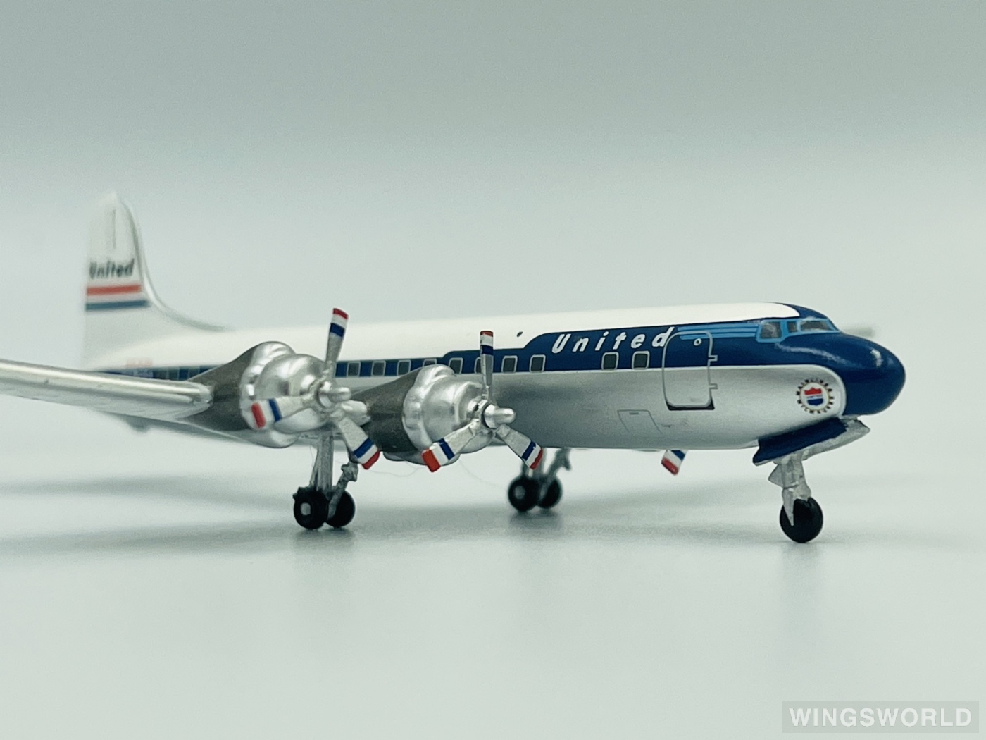 Aurora 1:400 AM013 United Airlines 美国联合航空 Douglas DC-6 N37558