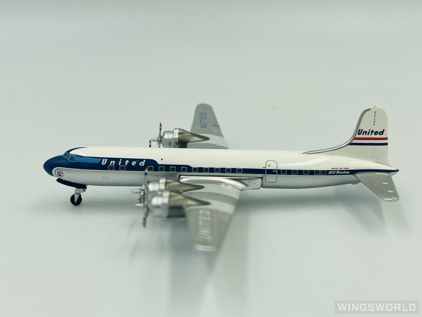 Aurora 1:400 AM013 United Airlines 美国联合航空 Douglas DC-6 N37558