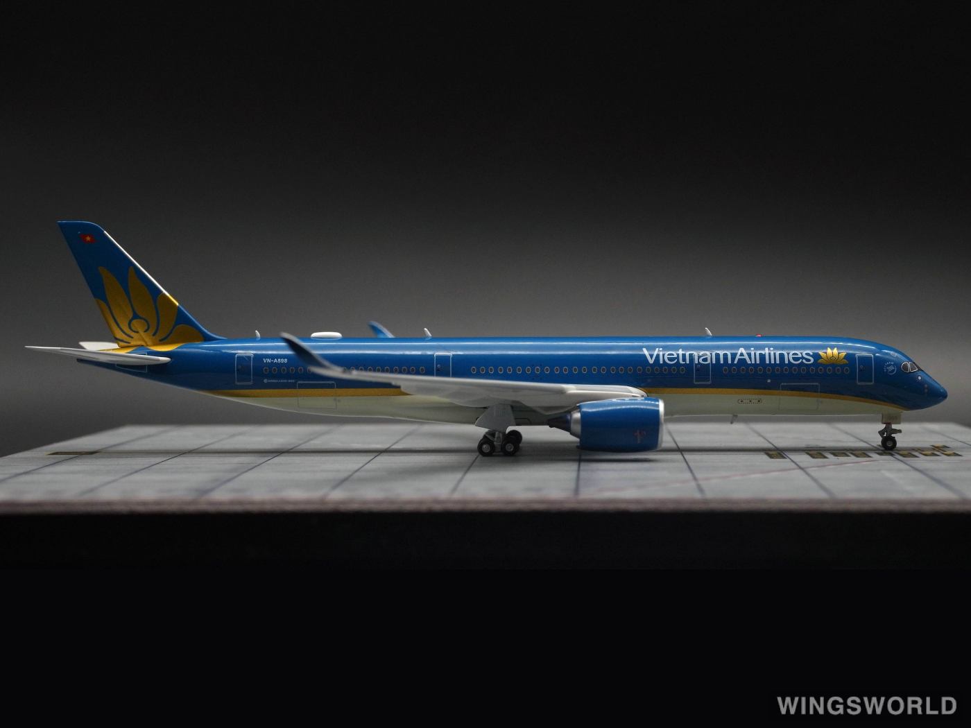 Aviation400 1:400 AV4088 Vietnam Airlines 越南航空 Airbus A350-900 VN-A898