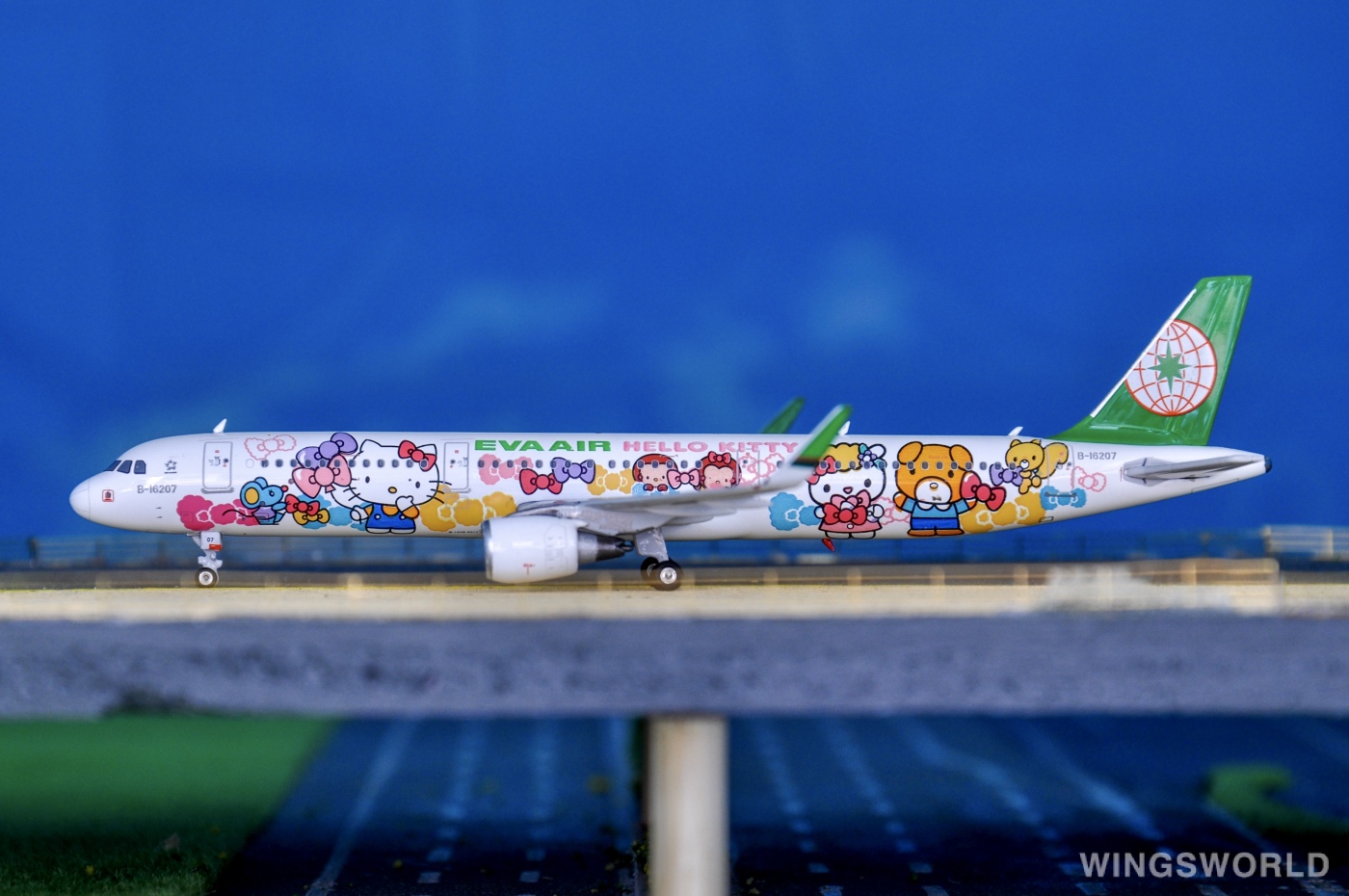 Phoenix 1:400 PH04143 EVA Air 长荣航空 Airbus A321 B-16207