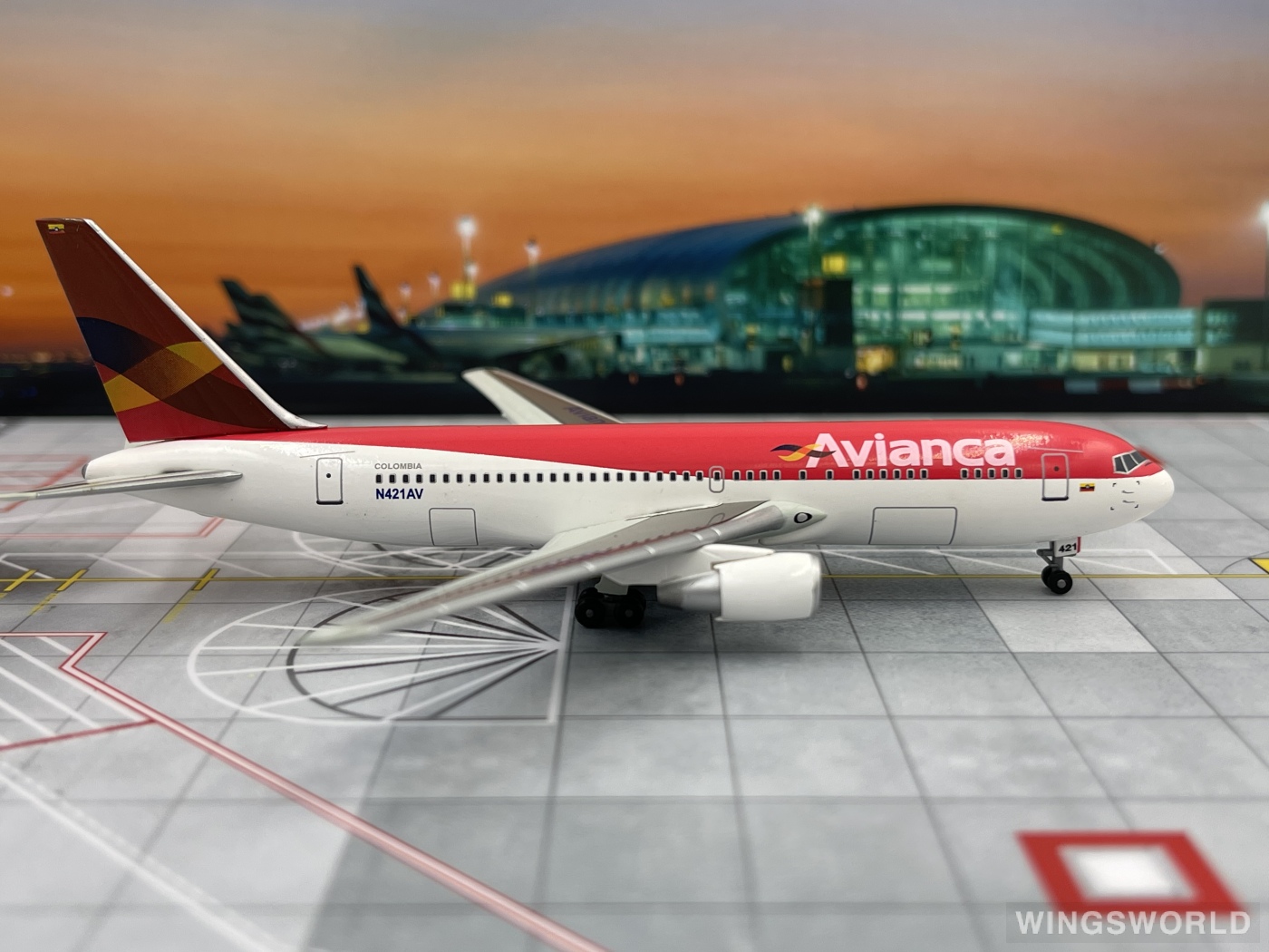 Dragon Models 1:400 55975 Avianca 哥伦比亚航空 Boeing 767-200 N421AV