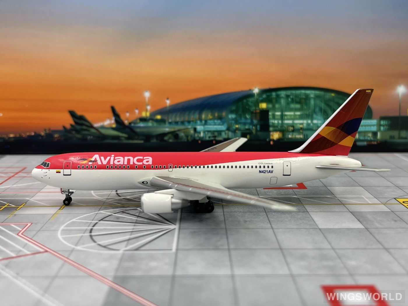 Dragon Models 1:400 55975 Avianca 哥伦比亚航空 Boeing 767-200 N421AV