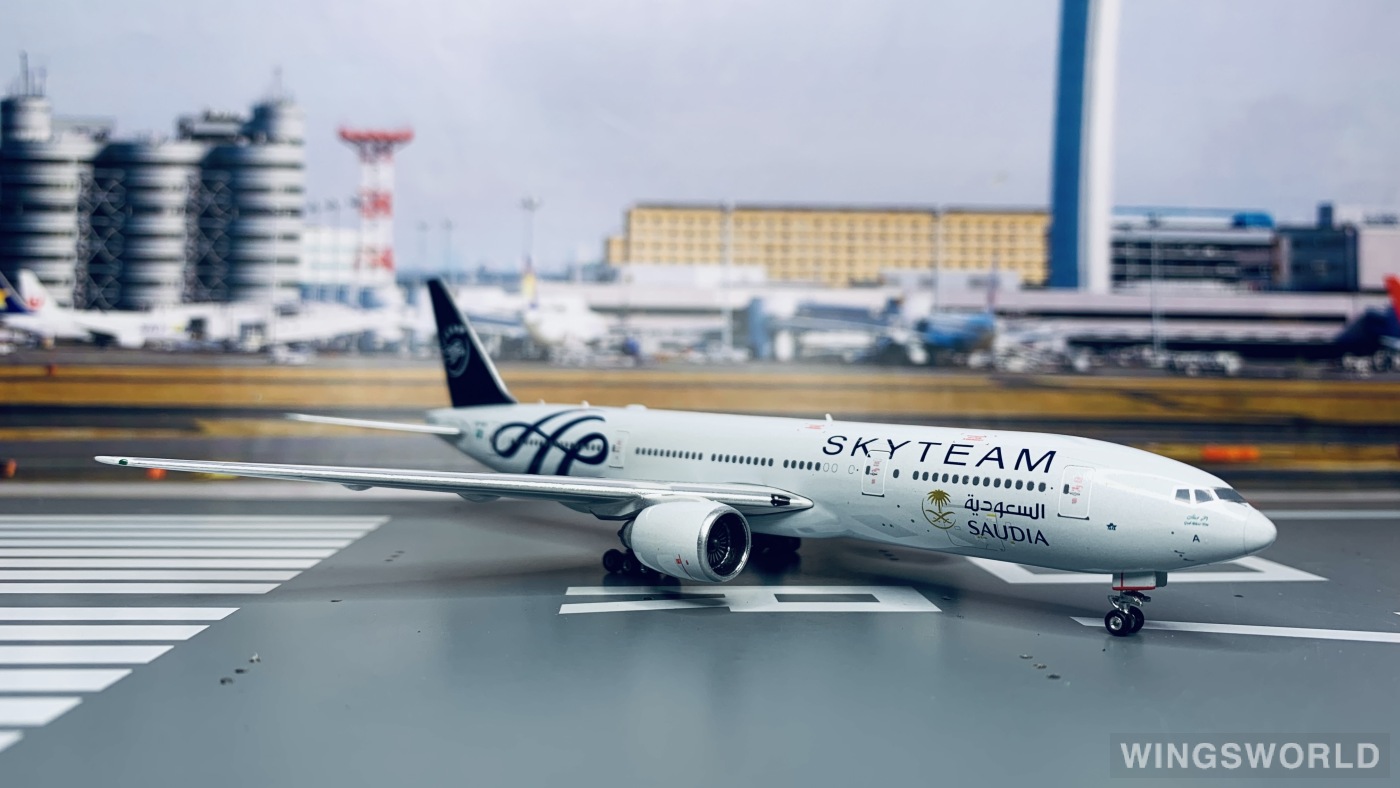 Phoenix 1:400 PH11044 Saudia 沙特阿拉伯航空 Boeing 777-200 HZ-AKA