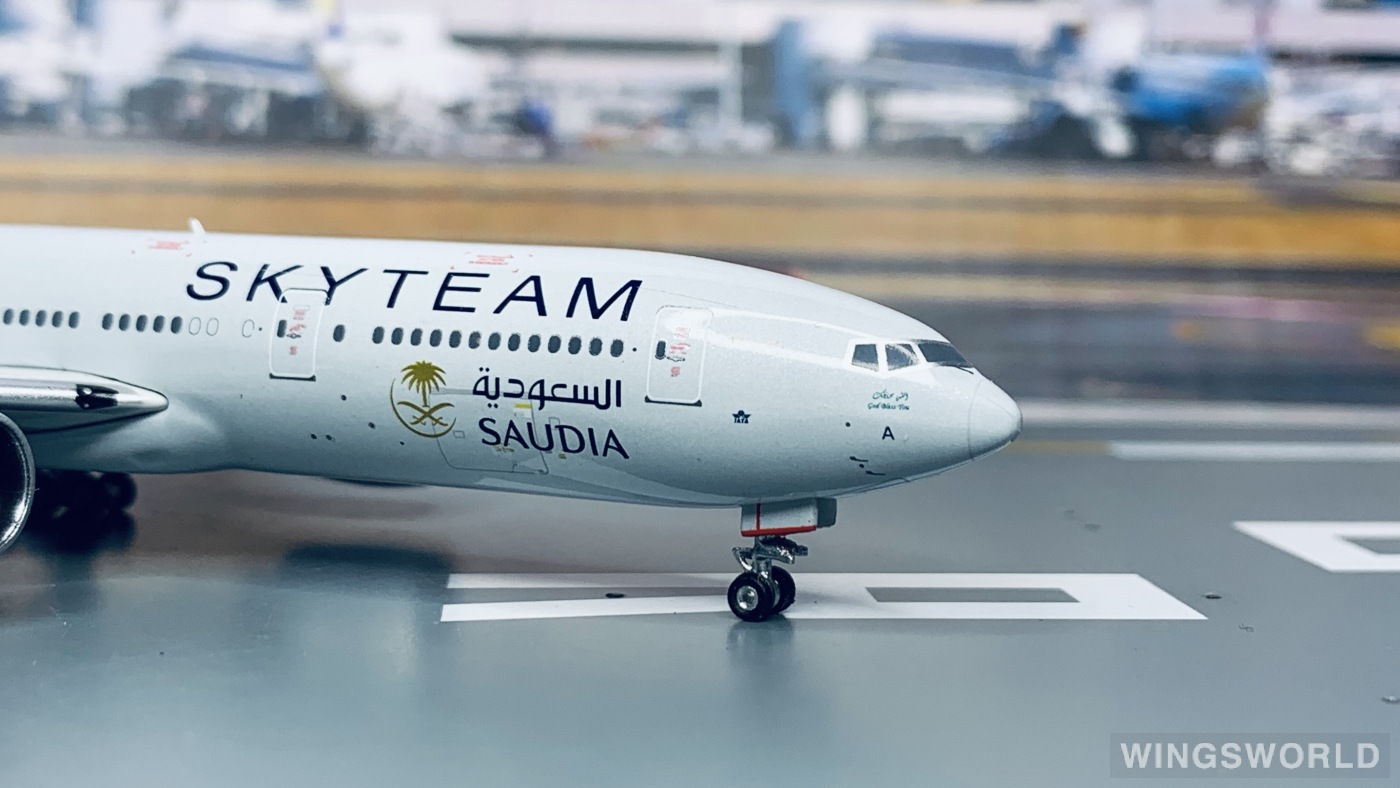 Phoenix 1:400 PH11044 Saudia 沙特阿拉伯航空 Boeing 777-200 HZ-AKA