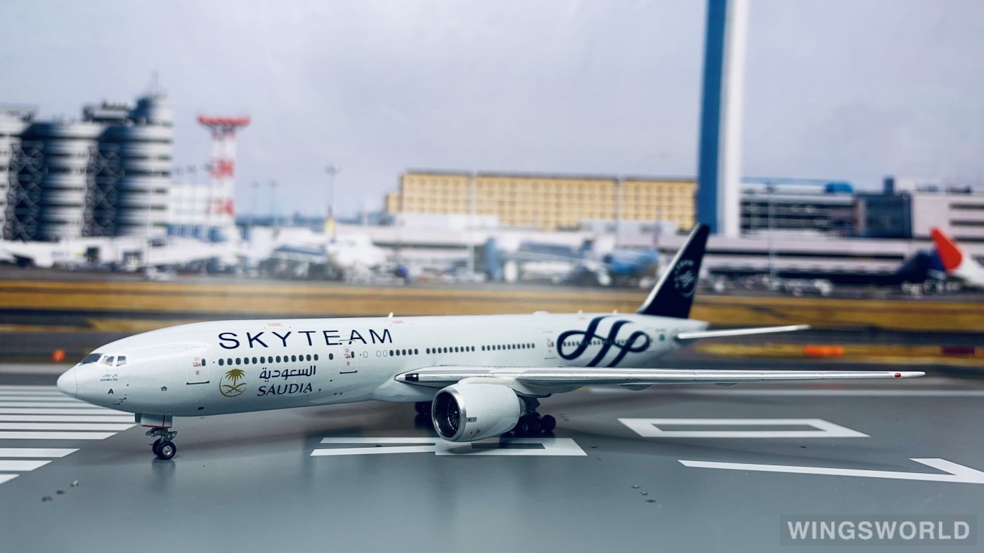 Phoenix 1:400 PH11044 Saudia 沙特阿拉伯航空 Boeing 777-200 HZ-AKA