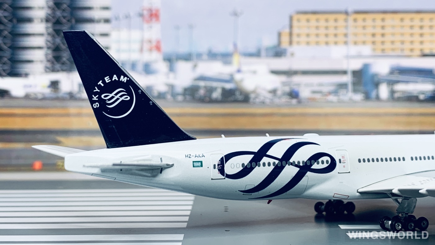Phoenix 1:400 PH11044 Saudia 沙特阿拉伯航空 Boeing 777-200 HZ-AKA