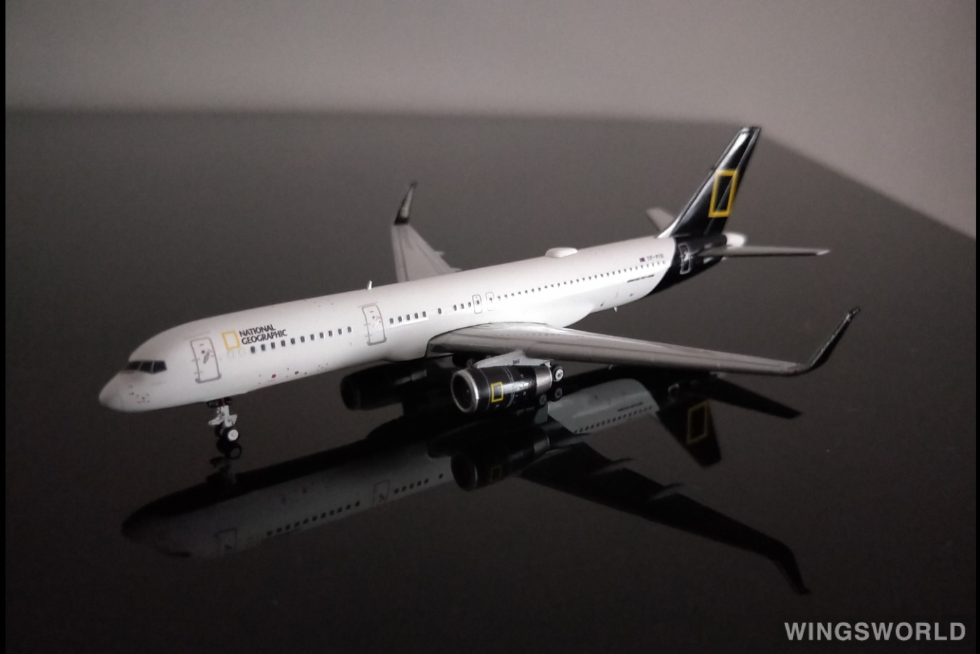 JC Wings 1:400 XX4398 Icelandair 冰岛航空 Boeing 757-200 TF-FIS