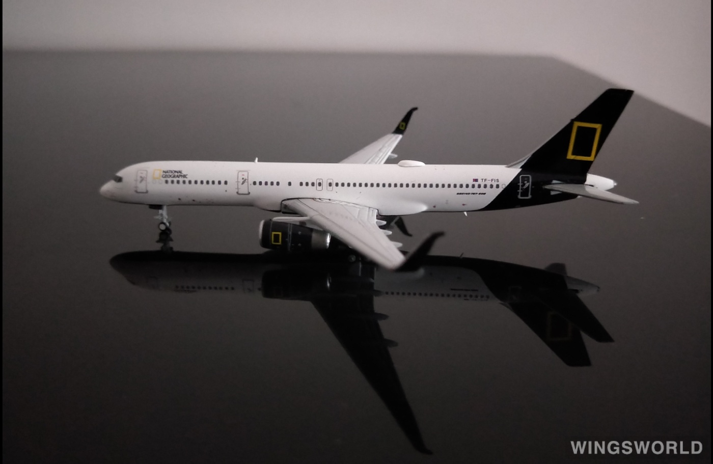 JC Wings 1:400 XX4398 Icelandair 冰岛航空 Boeing 757-200 TF-FIS