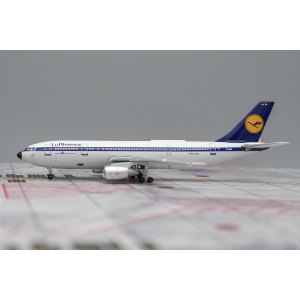 Lufthansa 汉莎航空 Airbus A300B4/B2 D-AIAA 1970s colors. With rolling gears. ACDAIAA AeroClassics 1:400