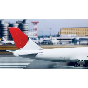 Japan Airlines 日本航空 Boeing 747-200 JA8180 2003s colors. With stand. Exclusive for Japan Airlines. 55487 Dragon Models 1:400