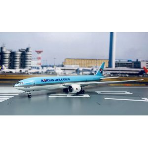 Korean Air 大韩航空 Boeing 777F HL8251 1990s colors.  PH04001 Phoenix 1:400
