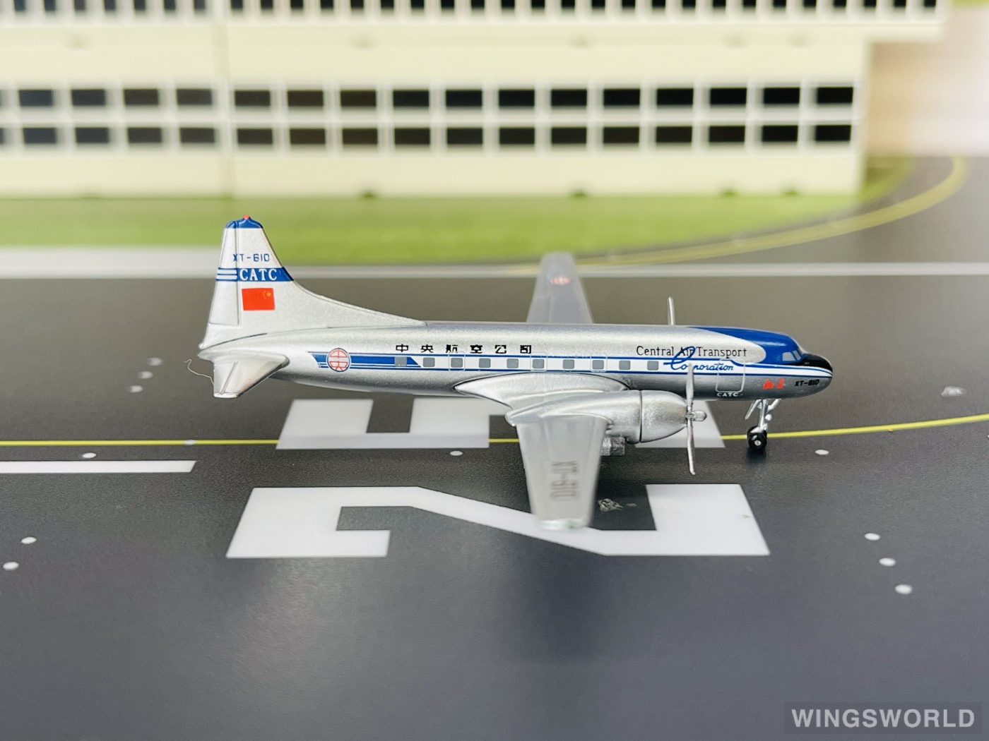 AeroClassics 1:400 ACXT610 CATC 中央航空公司 Convair CV-240 XT-610