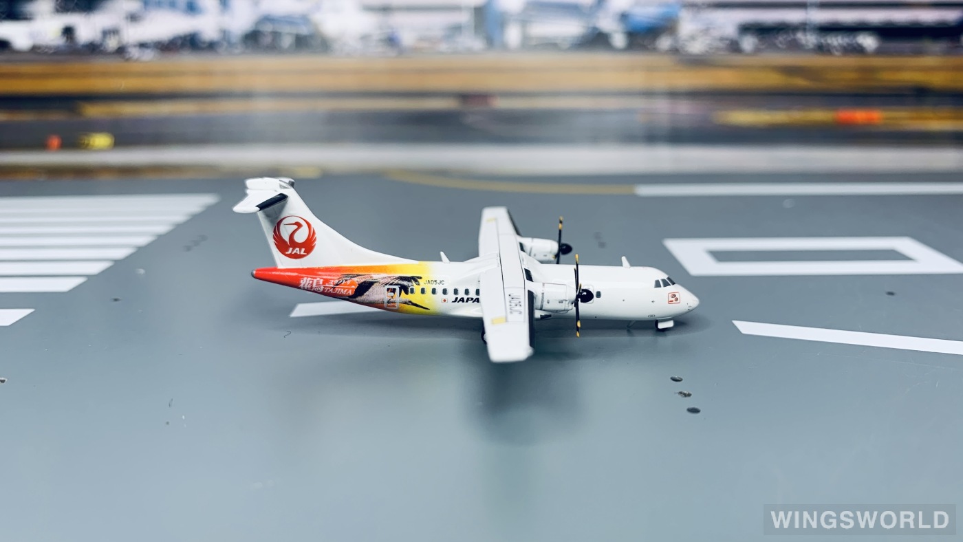 JC Wings 1:400 EW4AT4002 Japan Air Commuter ATR 42 JA05JC