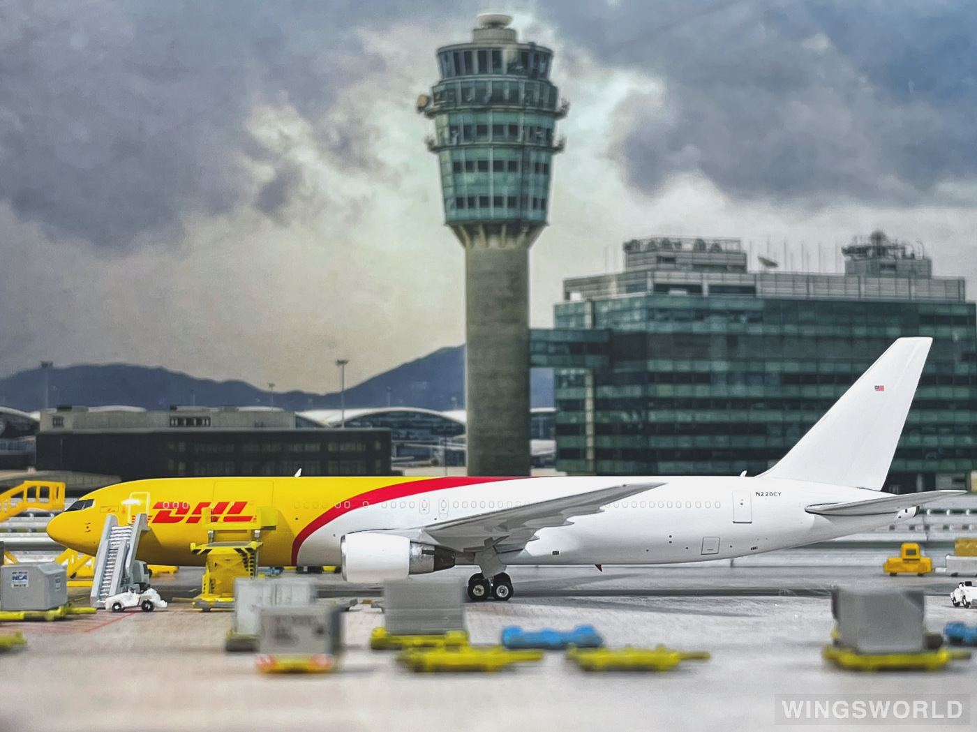 Phoenix 1:400 PH04398 DHL 敦豪 Boeing 767-300 N220CY