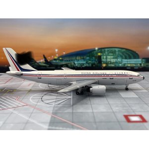 China Airlines 中华航空 Airbus A300B4/B2 B-192 1980s colors. With rolling gears. ACB192 AeroClassics 1:400