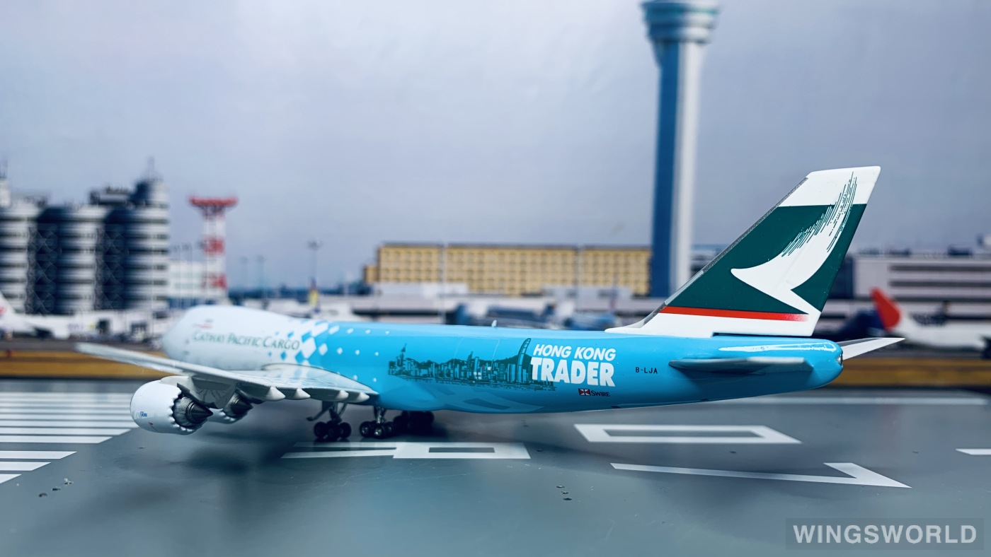 Phoenix 1:400 PH4CPA680 Cathay Pacific 国泰航空 Boeing 747-8F B-LJA