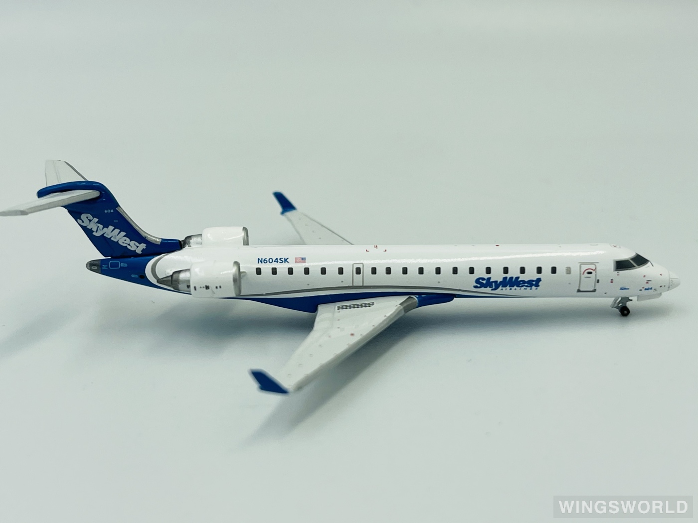 Geminijets 1:400 GJSKW1265 SkyWest Airlines Bombardier CRJ700 N604SK