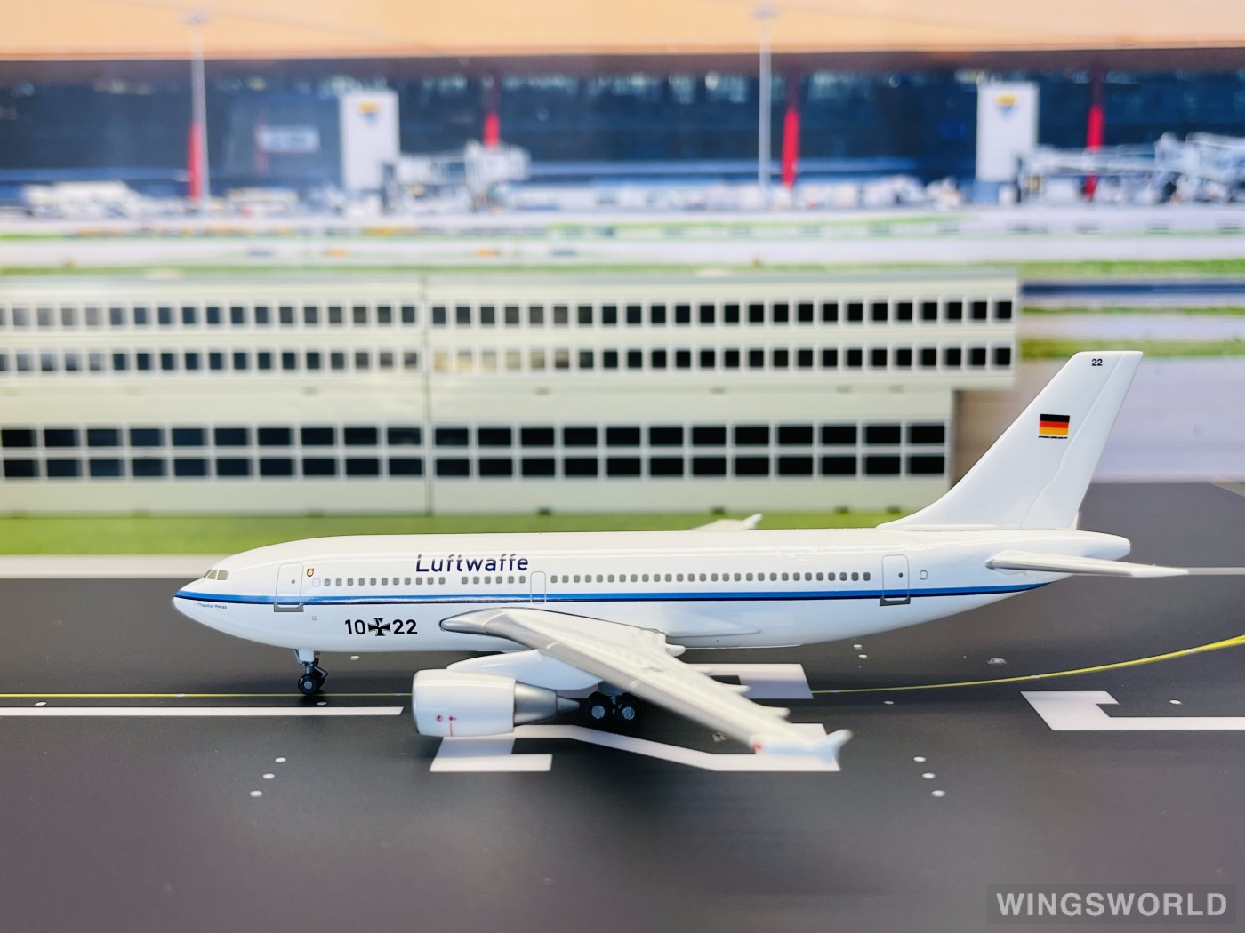 Herpa 1:400 560726 Luftwaffe 德国空军 Airbus A310-300 10+22