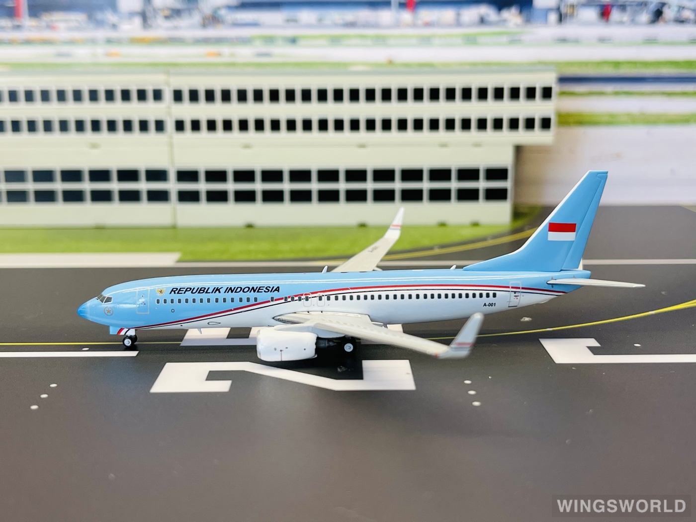 JC Wings 1:400 EW4738001 Indonesia Air Force 印尼空军 Boeing 737-800 A-001