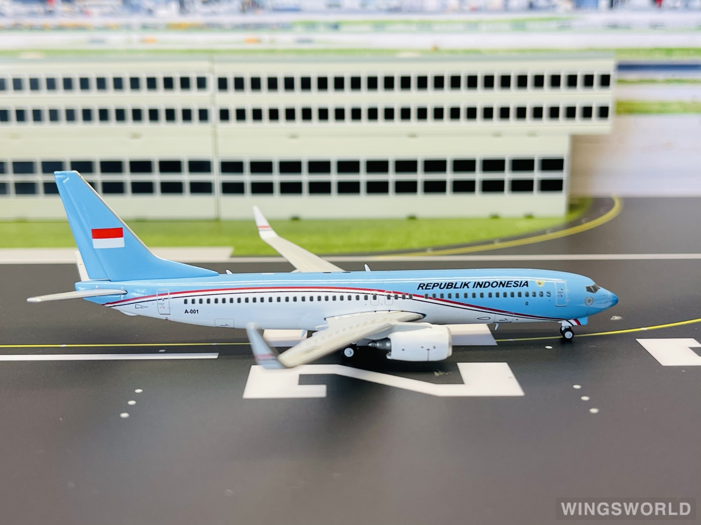 JC Wings 1:400 EW4738001 Indonesia Air Force 印尼空军 Boeing 737-800 A-001