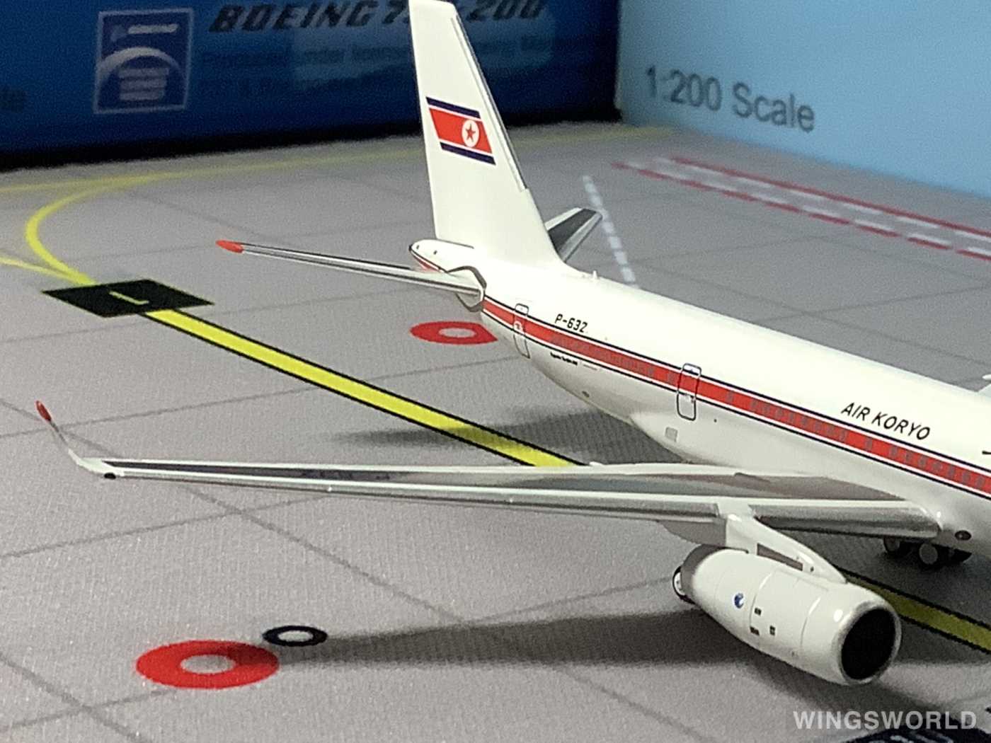NGmodels 1:400 Tupolev Tu-204 Air Koryo 朝鲜高丽航空NG41001
